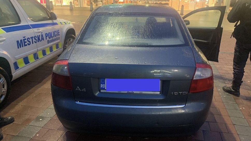 Strážníci v Boskovicích zadrželi muže, kteří vybírali příspěvky na falešnou sbírku